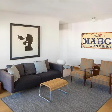 Meet The City Apartment